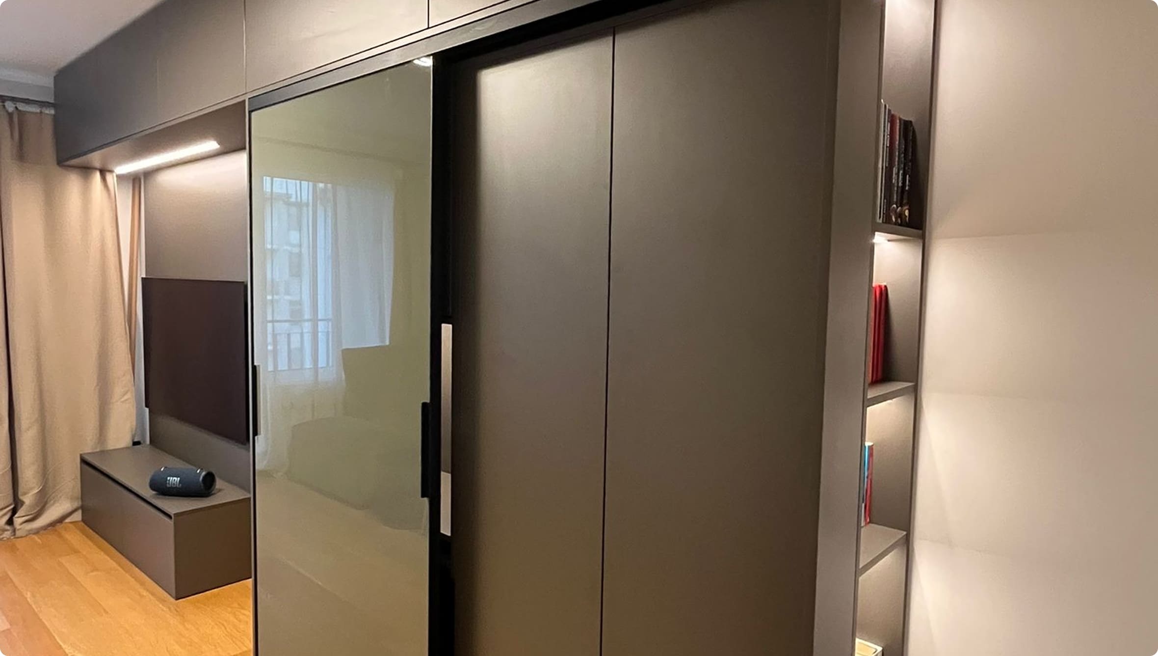 {{ images.NTXRxASSjC.alt }}