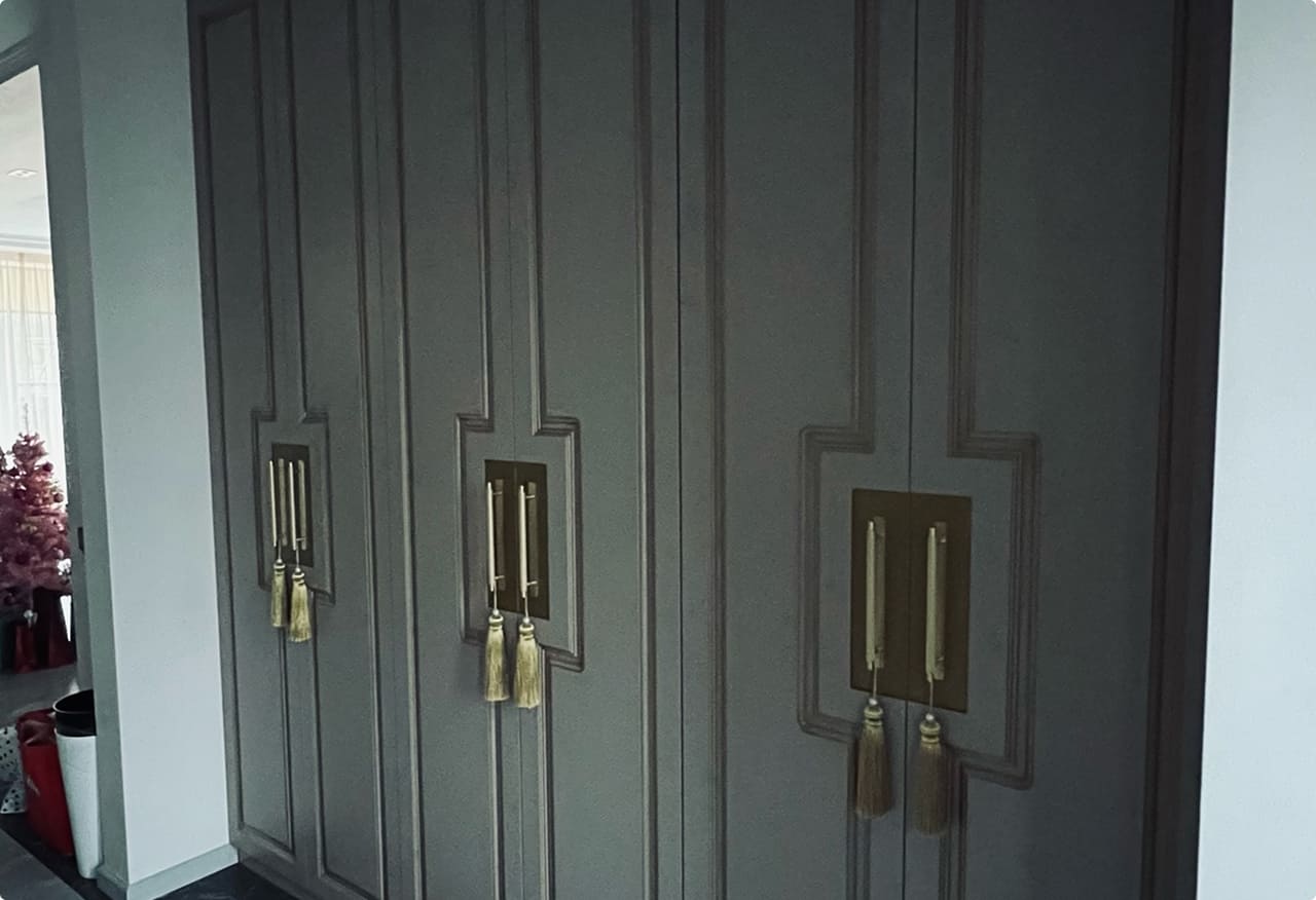 {{ images.EpzJfeQfao.alt }}