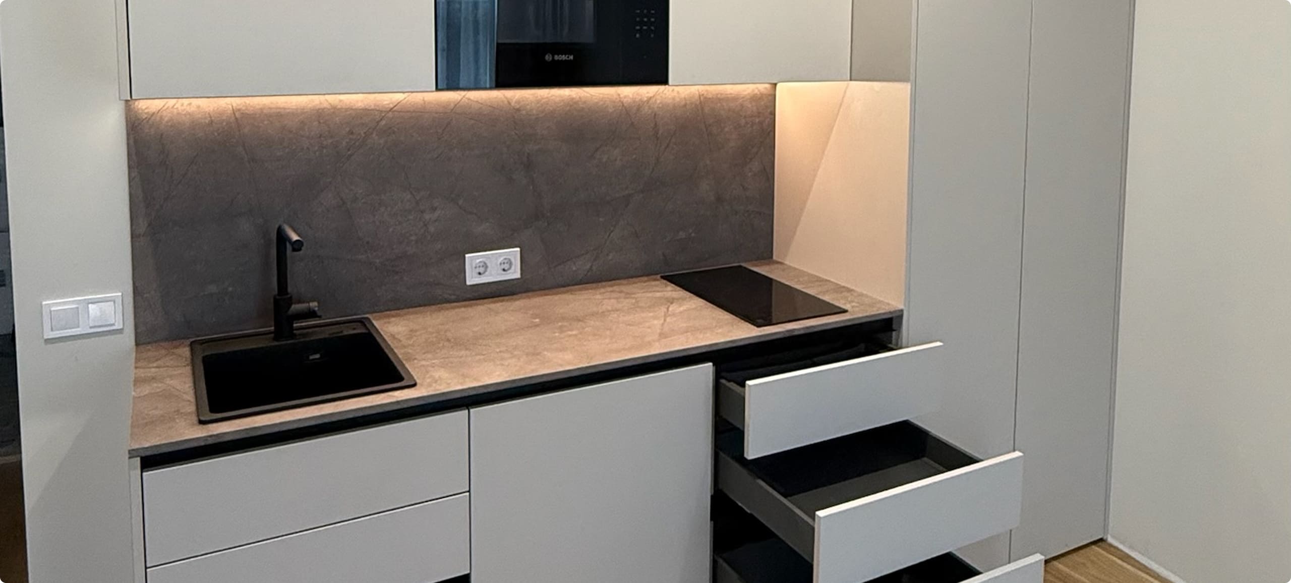 {{ images.PInPBnqhHN.alt }}